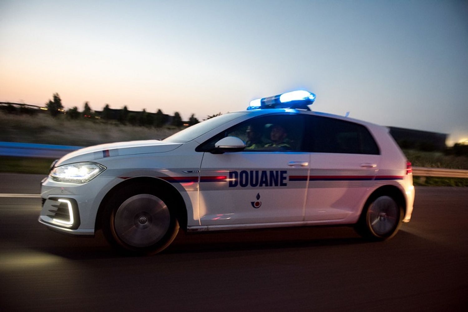 Les douanes de Dijon ont saisi 86 930 euros dans une voiture le week-end dernier sur l’A31